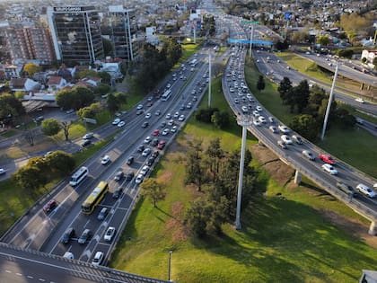 La clave, señalan los especialistas, es mantener la distancia de, al menos, dos segundos en relación al auto de adelante