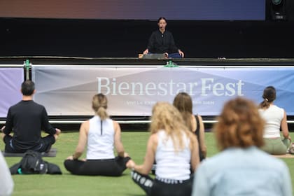 La clse de Micaela Pichniy incluyó un momento de meditación