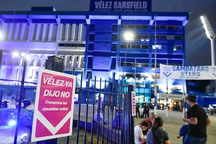 La Coalición Cívica celebró que Vélez quitara publicidad de apuestas y pidió sancionar la ley de ludopatía