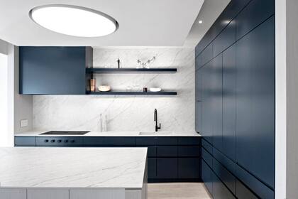 La cocina alineada en colores y estilo con la decoración de la vivienda