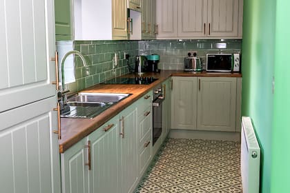 La cocina de la casa fue renovada recientemente y se incluye totalmente equipada en el sorteo internacional