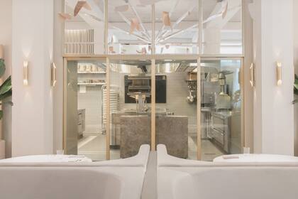 La cocina de Odette tras las puertas de vidrio
