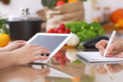 La cocina se convirtió en uno de los pasatiempos preferidos durante la cuarentena, una actividad que puede perfeccionarse con diversos cursos gratis online