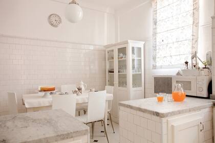 La cocina se renovó completamente: desde el piso hasta los revestimientos.