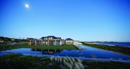 La collection de Vik José Ignacio está compuesta por tres propuestas: Bahía, Estancia y Playa
