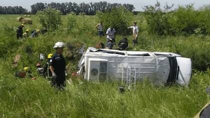 La combi donde viajaban las enfermeras y la bombera volcó a la altura de Marcos Paz