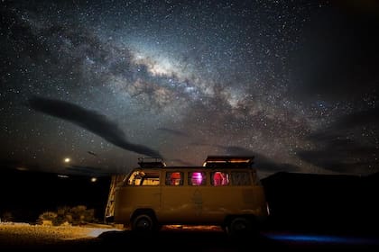 La Combi "Dorita", bajo las estrellas