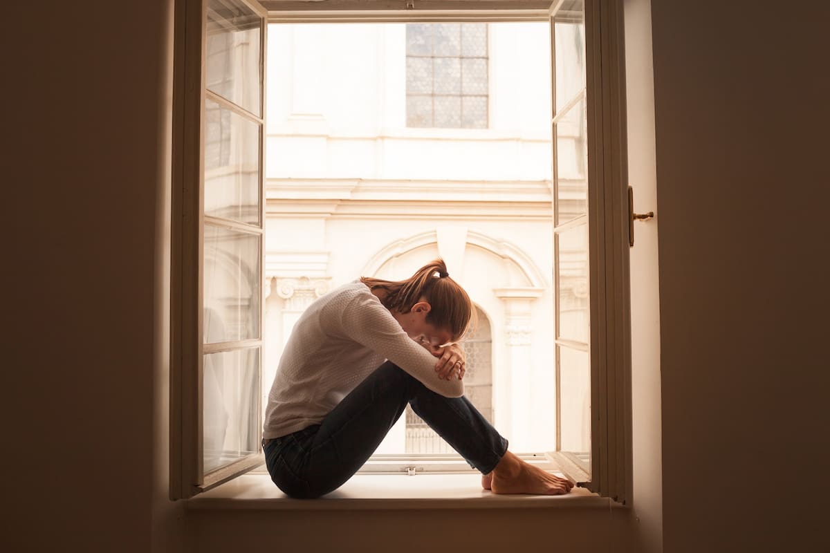 La combinación de aislamiento, miedo e incertidumbre pueden atentar contra el bienestar psíquico en el ámbito corporativo