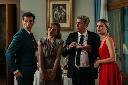 La comedia se pregunta qué ocurriría si alguien decidiera tomarse en serio, hasta sus últimas consecuencias, los principios del cristianismo
