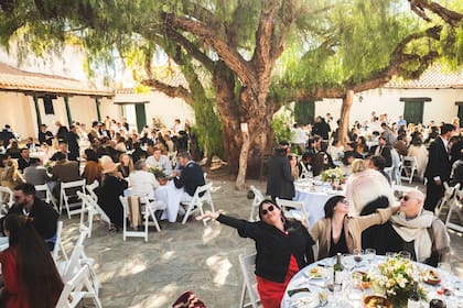 La comida, en el patio de Hacienda Molinos