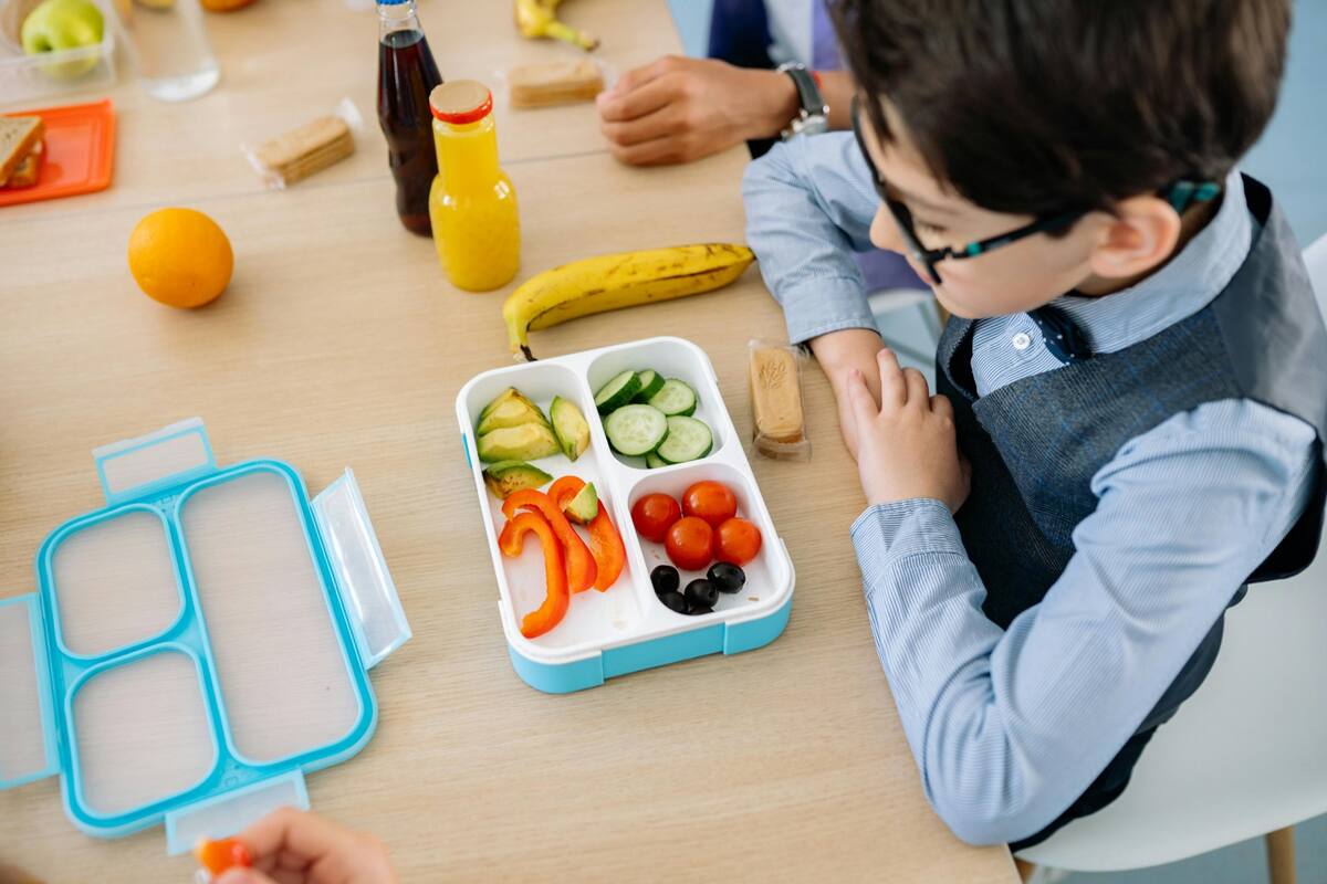La comida en los distritos escolares podría bajar en calidad por la desfinanciación de dos programas durante la administración Trump