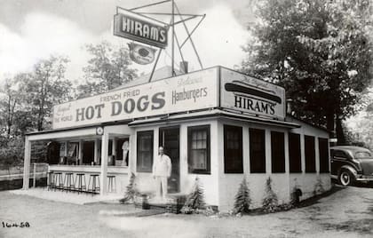 La comida rápida, como los hot dogs y las hamburguesas, es muy popular en Estados Unidos desde hace casi un siglo