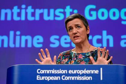 La comisaria europea de Competencia, Margrethe Vestager, al anunciar la multa a Google