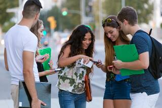 Ayuda para migrantes en California: quiénes pueden obtener una beca para estudiar