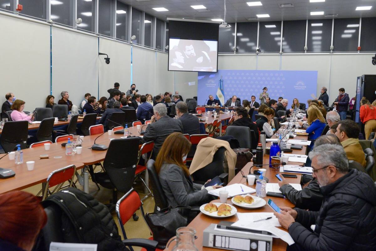 La Comisión de Presupuesto y Hacienda de la Cámara de Diputados se reunirá este martes 9 para tratar la ley ómnibus del Gobierno