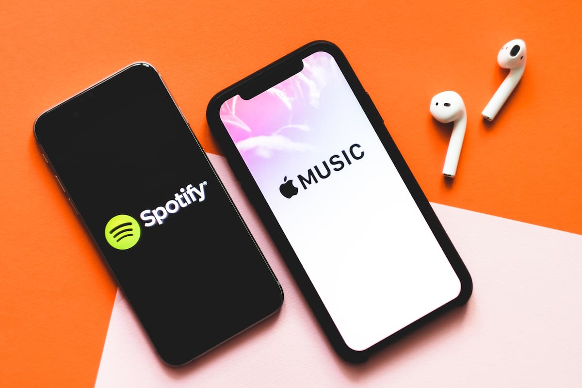La Comisión Europea podría multar a Apple con hasta el 10 por ciento de su facturación mundial por abusar de su posición dominante e impedir que Spotify ofrezca métodos alternativos a la tienda de Apple para contratar sus servicios