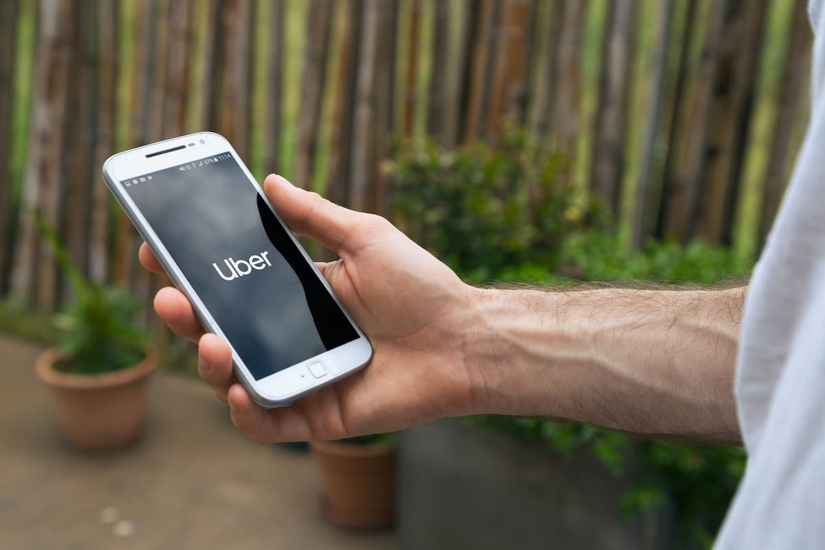 La compañía anunció nuevas características de seguridad para los usuarios, desde un botón de emergencia al 911 y la posibilidad de compartir la ubicación de un viaje con contactos de confianza