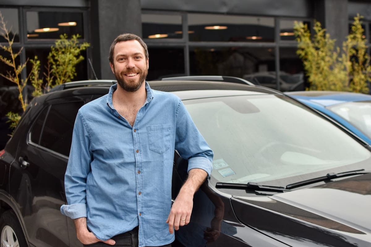 La compañía Checkars, cofundada por Jaime Macaya (38), se fusionará con la mexicana Kavak para expandirse en la región