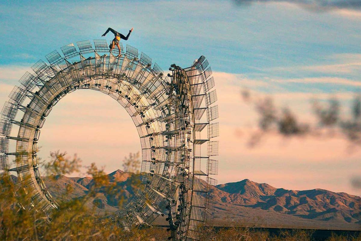 La compañía circense Spiegelworld compró este pueblo fantasma de California