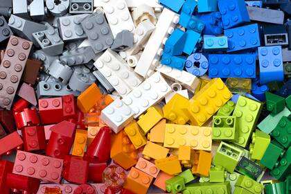La compañía danesa Lego es destacada como un caso de éxito de reconversión digital