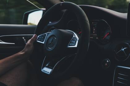 La compañía de alquiler de autos se disculpó con el hombre