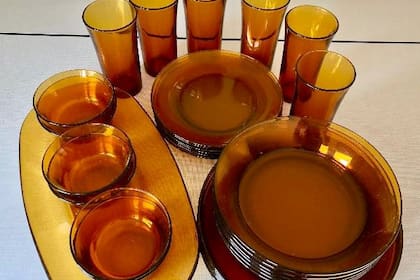 La compañía es famosa por sus vajillas de vidrio templado transparente e “irrompibles”