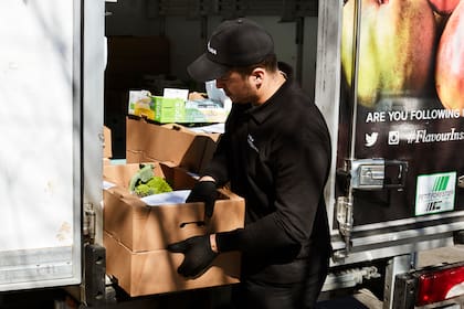 La compañía llega a los consumidores por múltiples canales.