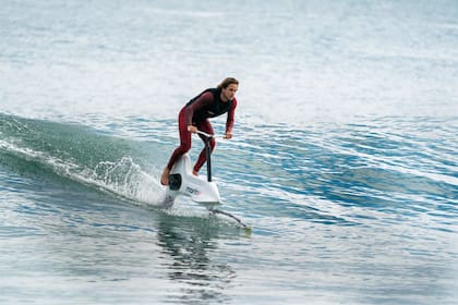 La compañía neozelandesa Manta5 ha decidido lanzar este verano en España y Francia, por primera vez en Europa, su nuevo modelo de hidrobicicleta, un nuevo tipo de vehículo que reproduce el ciclismo sobre el agua con velocidades de hasta 20 kilómetros por hora (km/h) y que está orientado a convertirse en un nuevo deporte acuático