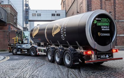 La compañía también tiene realiza pruebas de transporte con camiones que produzcan cero emisión de gases (Crédito: Gruinness/Andres Poveda)