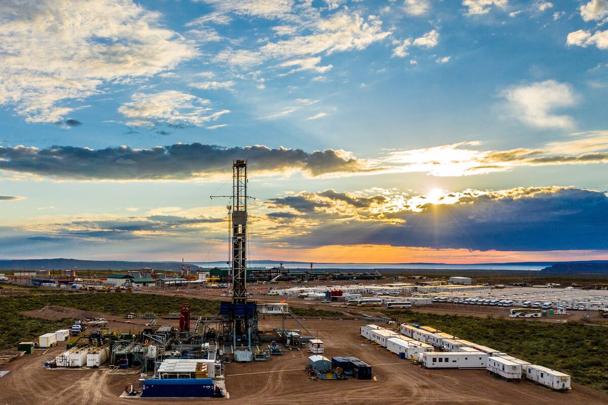 La compañía tiene sus expectativas puestas en un horizonte de recursos abundantes, pero a la vez desarrolla planes de investigación y emprende con la creación de otras firmas para avanzar en el campo de las energías de fuentes renovables