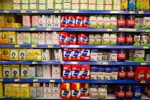 La comparación de precios de marcas de yerba mate nacionales con la Kurupí, proveniente de Paraguay