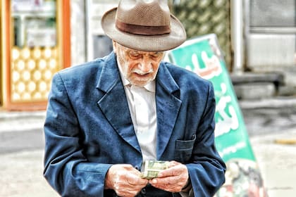 La comparación entre la pensión para jubilados en El Salvador y Estados Unidos