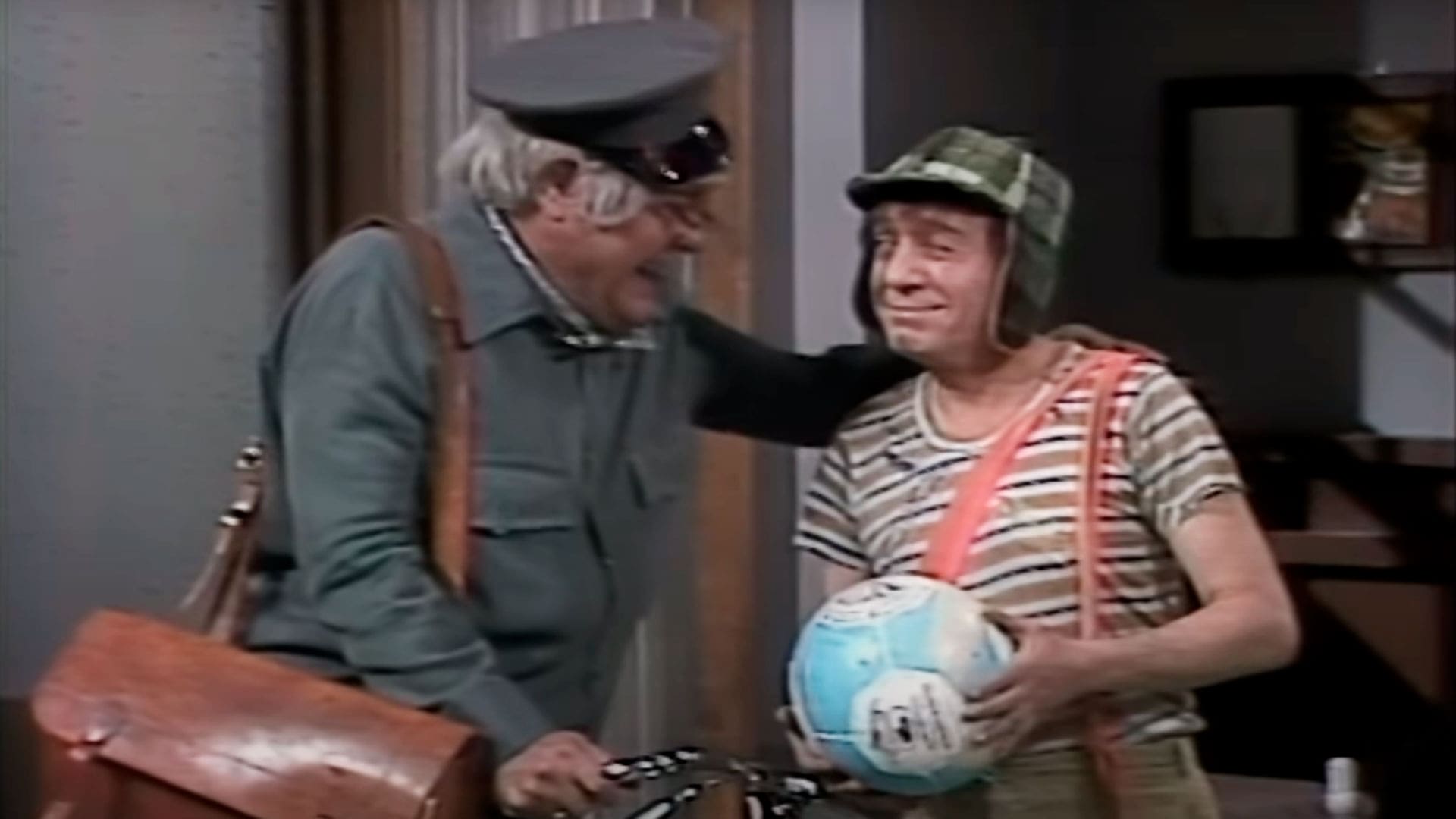 La complicidad de Jaimito el Cartero (siempre con una bicicleta que no sabía usar) y el Chavo del 8 en la vecindad