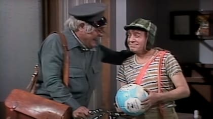 La complicidad de Jaimito el Cartero (siempre con una bicicleta que no sabía usar) y el Chavo del 8 en la vecindad