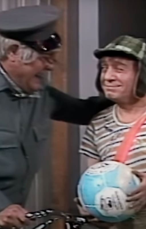 La complicidad de Jaimito el Cartero (siempre con una bicicleta que no sabía usar) y el Chavo del 8 en la vecindad