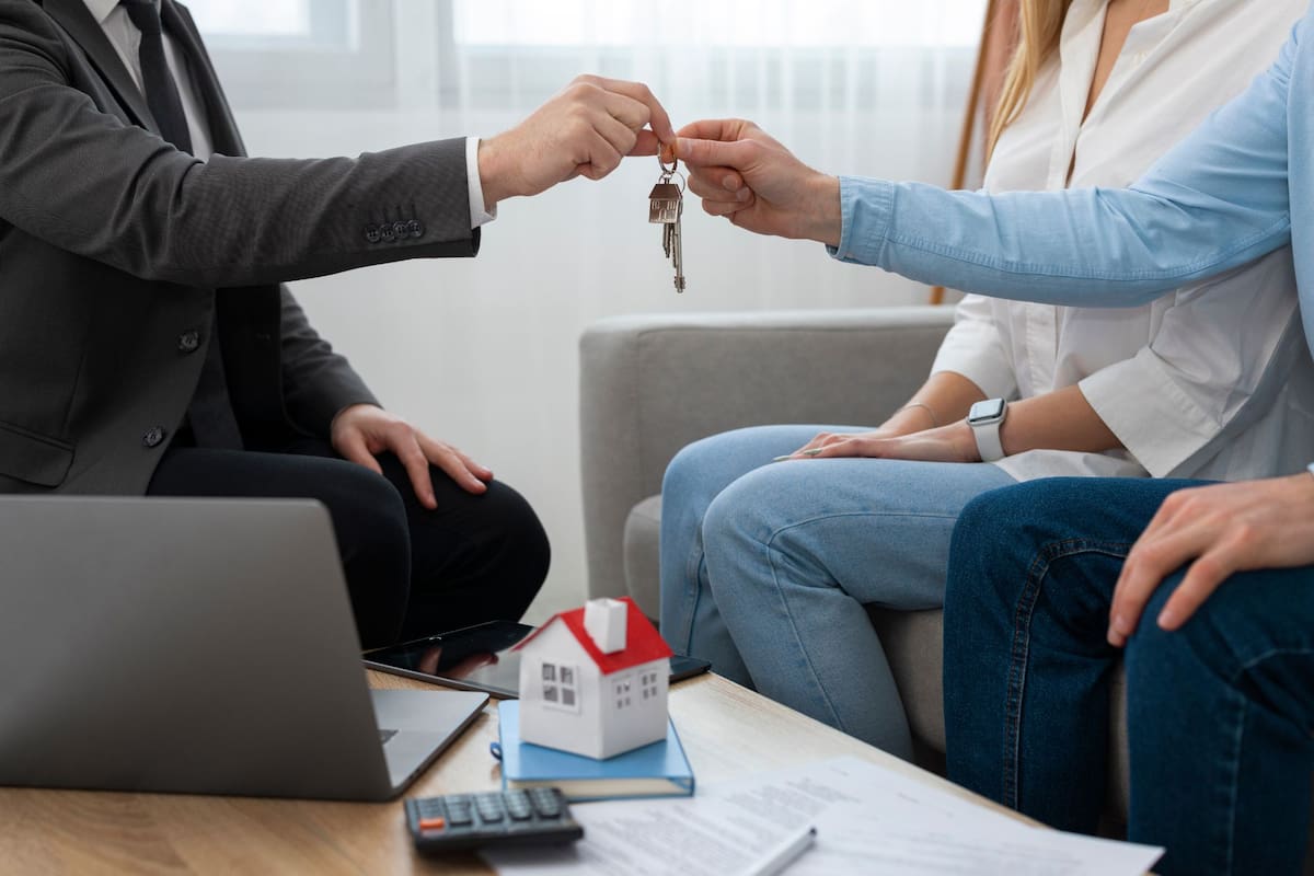 La compra encadendada de propiedades es un tipo de operación habitual en el mercado inmobiliario