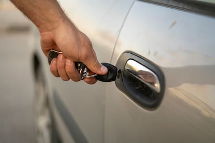 La comprobación repetitiva no siempre está relacionada con la distracción