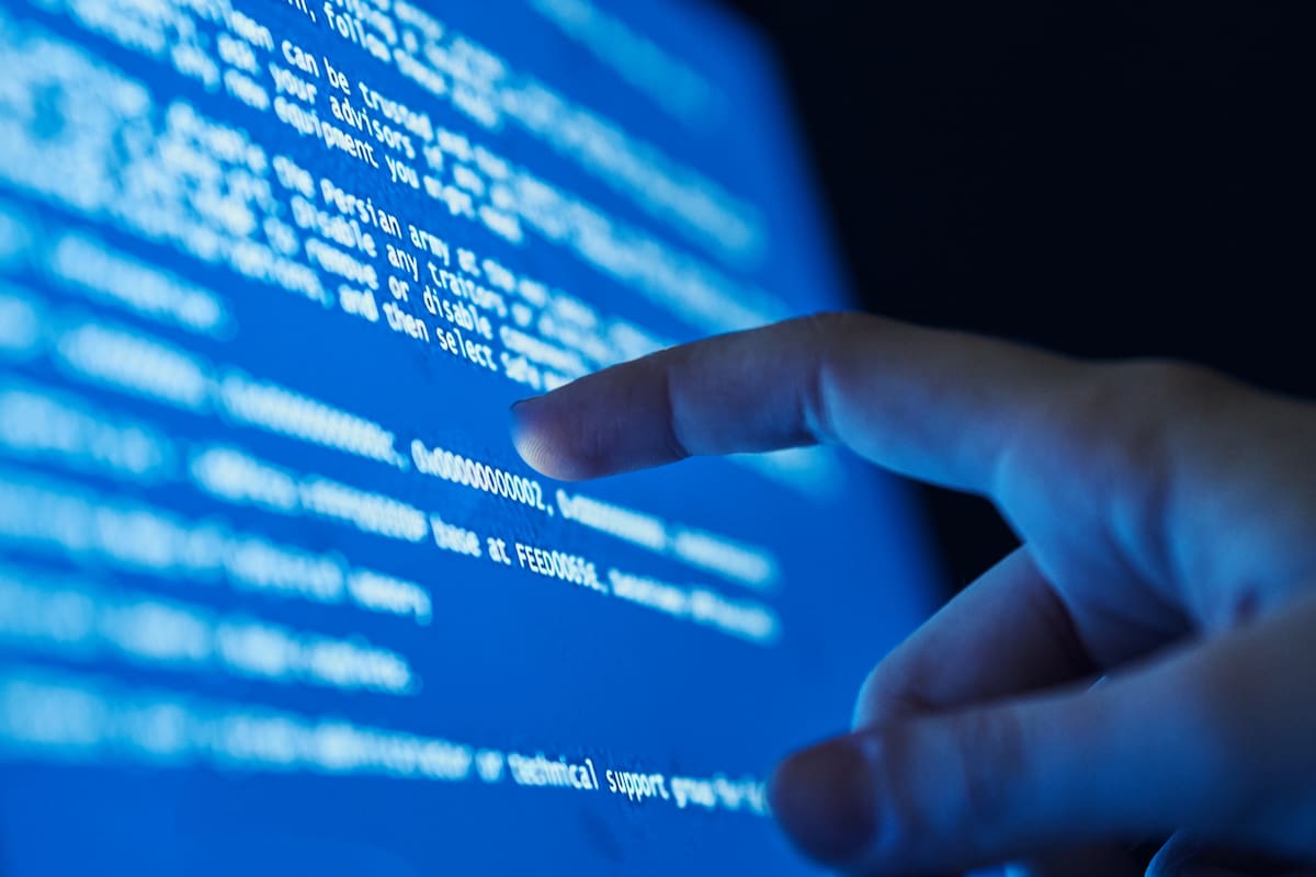 La computación bionspirada es una aproximación emergente que se basa en los principios de la evolución biológica de la naturaleza para desarrollar nuevas técnicas aplicadas a los sistemas informáticos