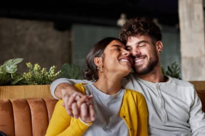 La comunicación es primordial para mantener una relación de pareja estable (Foto: iStock)
