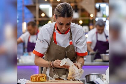 La comunicadora española reconoció que no cocinaba previo a su ingreso en el certamen