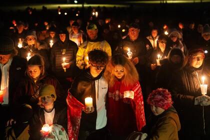 La comunidad de Perry, en Iowa, se unió al luto por la muerte de Dan Marburger, director de la escuela secundaria de esa ciudad