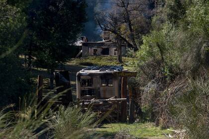 La comunidad Mapuche Lafken Winkul Mapu tomó el predio donde días atrás incendiaron un puesto de Gendarmería Nacional