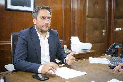 La comunidad mapuche lanzó fuertes cuestionamientos a Juan Cabandie por la efímera vigencia de la medida.