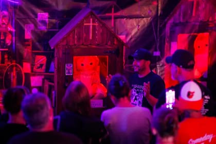 La comunidad paranormal especula sobre las circunstancias de su repentina muerte