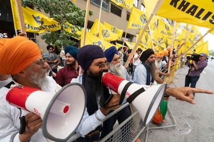La comunidad sij en Canadá ha participado en protestas en Canadá, exigiendo la independencia de Jalistán