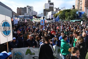 La comunidad universitaria definió la protesta bajo la consigna: “Si hay veto, hay marcha”