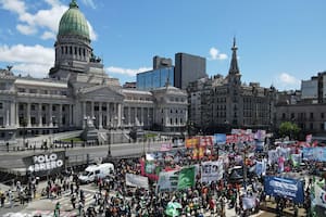 La concentración frente al Congreso contra el veto de la ley de financiamiento universitario
