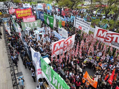 La concentración frente al Palacio de Tribunales, sobre la calle Talcahuano