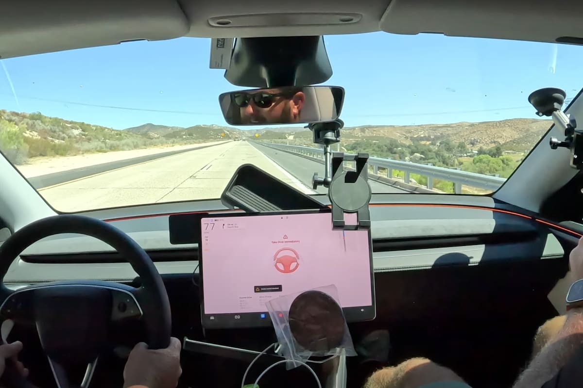 La conducción autónoma no detectó un objeto y obligó al conductor a tomar el control del auto