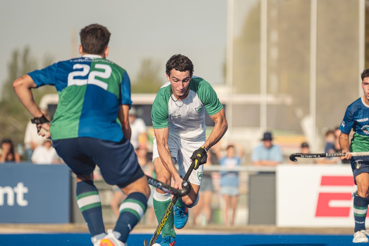 La conducción de un jugador de Hurling ante San Martín